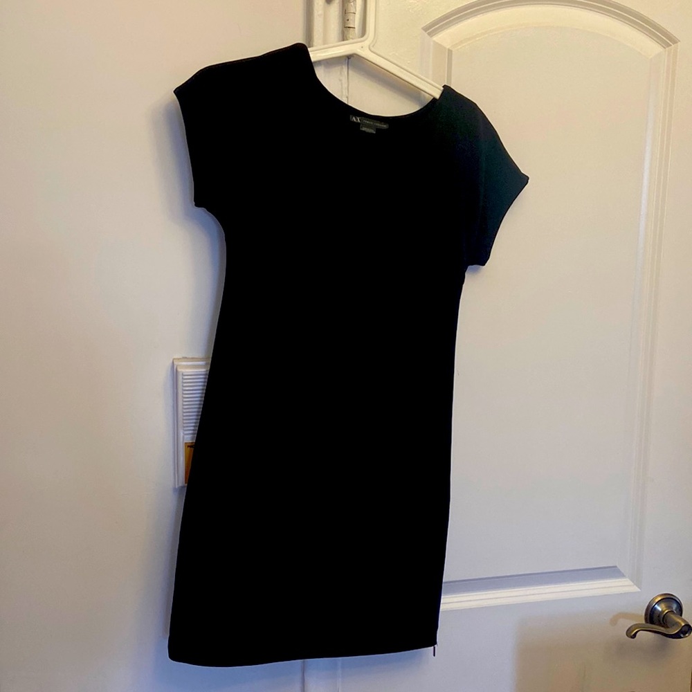 Nearly new women short sleeve black dress petite 0